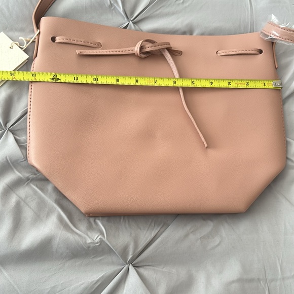 New with tags Kayla and Ava vegan leather bow tie bucket bag - Picture 8 of 10